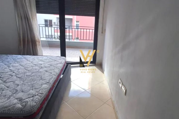 Shtepi ne shitje Apartament ne Tirane, 2+1, Mobilimi E mobiluar, Pagesa 150,000  Euro.