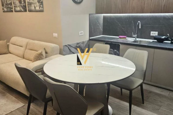 Shtepi me qera 2+1 ne Tirane - 700 Euro