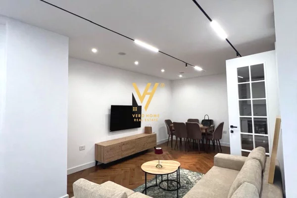 Shtepi me qera 2+1 ne Tirane - 1,200 Euro