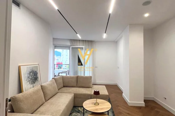 Shtepi me qera 2+1 ne Tirane - 1,200 Euro