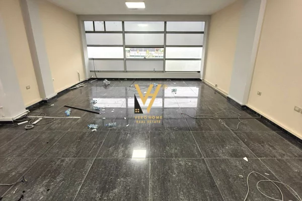 Ambient biznesi me qera 3+1 ne Tirane - 60,000 Leke
