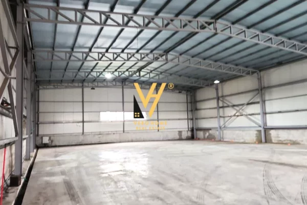 Ambiente Commerciale in Affitto 4+1 a Tirana - 2,300 Euro