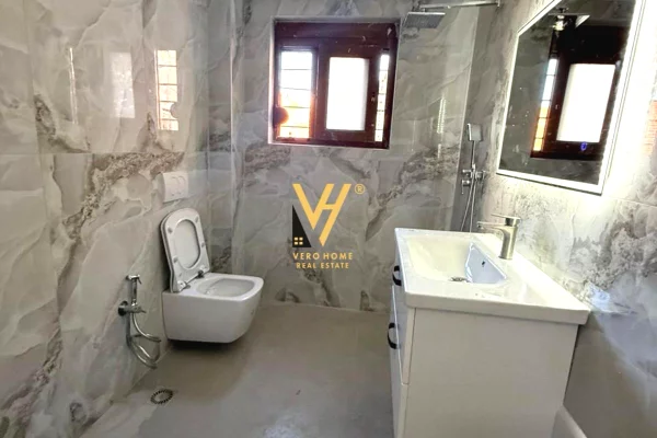 JEPET AMBIENT BIZNESI 70 M2 ME QERA NE VASIL SHANTO 50.000 LEKE