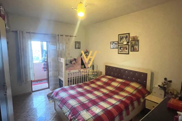 Shtepi me qera Apartament ne Tirane, 3+1, Mobilimi E mobiluar, Pagesa 450  Euro.