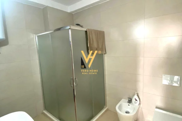 JEPET ZYRE 105 M2 ME QERA TE RRUGA E DIBRES 600 EURO