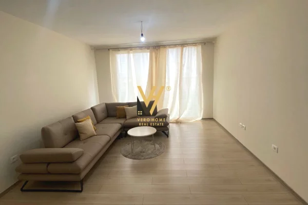 Ambient biznesi me qera 3+1 ne Tirane - 600 Euro