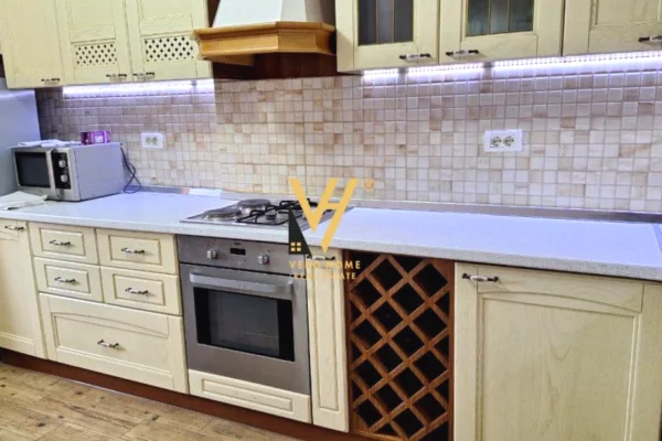 Shtepi me qera 2+1 ne Tirane - 600 Euro