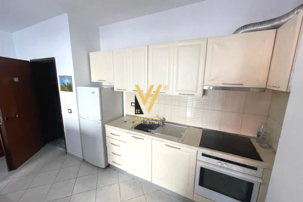 Shtepi me qera Apartament ne Tirane, 2+1, Mobilimi E mobiluar, Pagesa 50,000  Leke.