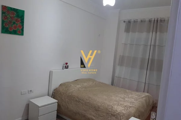 Shtepi ne shitje Apartament ne Tirane, 2+1, Mobilimi E mobiluar, Pagesa 145,000  Euro.