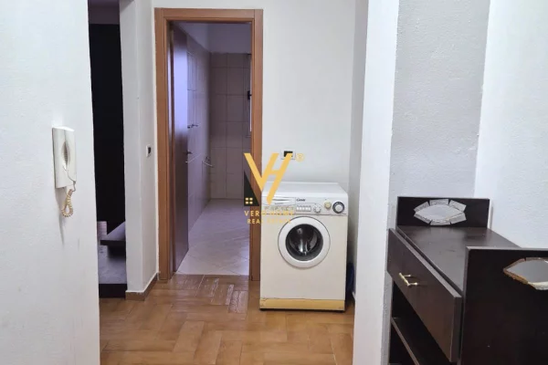 Shtepi me qera Apartament ne Tirane, 2+1, Mobilimi E mobiluar, Pagesa 50,000  Leke.