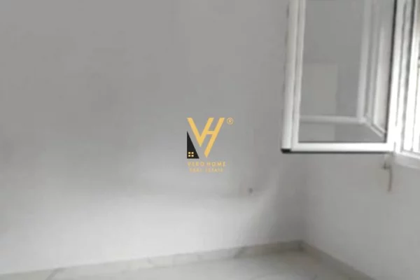 Shtepi me qera 2+1 ne Tirane - 530 Euro