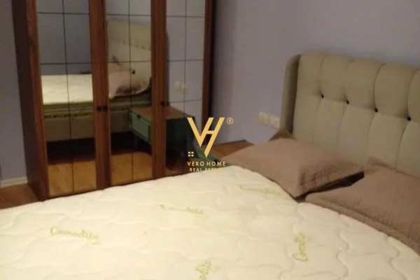 Shtepi me qera 2+1 ne Tirane - 730 Euro