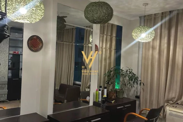 Ambiente Commerciale in Affitto 3+1 a Tirana - 400 Euro