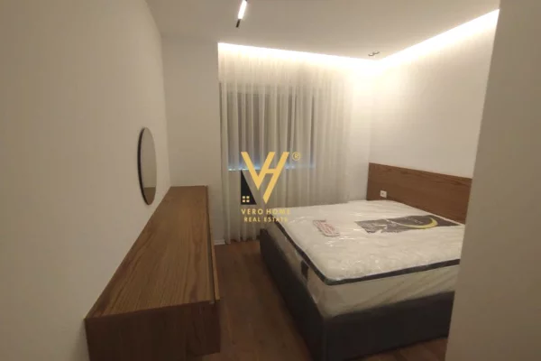 Shtepi me qera 2+1 ne Tirane - 1,300 Euro