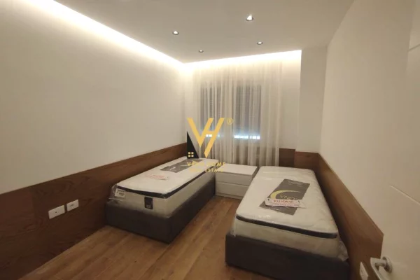 Shtepi me qera Apartament ne Tirane, 2+1, Mobilimi E mobiluar, Pagesa 1,300  Euro.