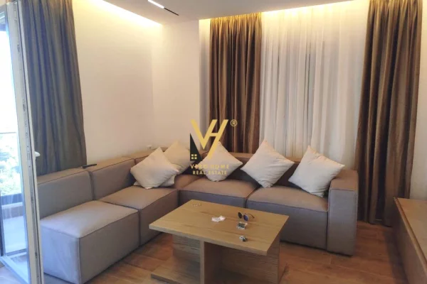 Shtepi me qera 2+1 ne Tirane - 1,300 Euro