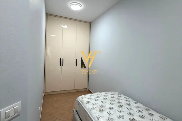 Shtepi me qera Apartament ne Tirane, 2+1, Mobilimi E mobiluar, Pagesa 80,000  Leke.