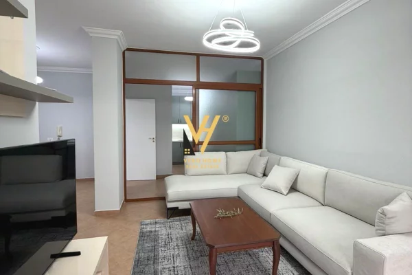 Shtepi me qera 2+1 ne Tirane - 80,000 Leke