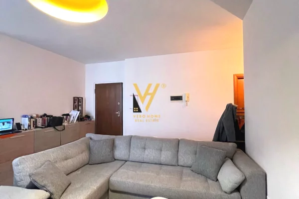 Shtepi me qera 2+1 ne Tirane - 90,000 Leke