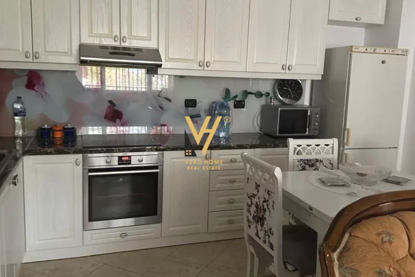 Shtepi ne shitje Apartament ne Tirane, 1+1, Mobilimi E mobiluar, Pagesa 160,000  Euro.