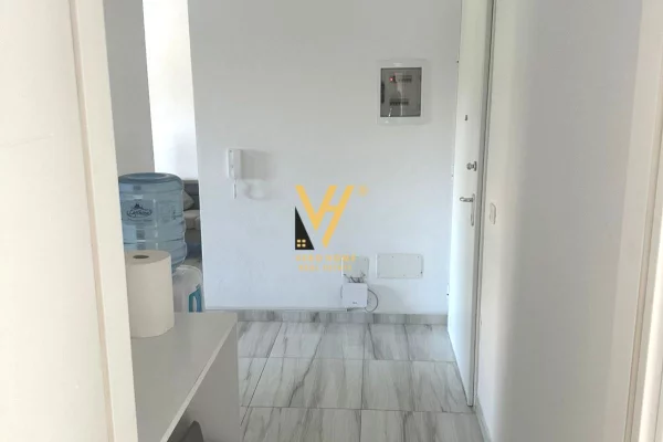 Ambiente Commerciale in Affitto 3+1 a Tirana - 650 Euro