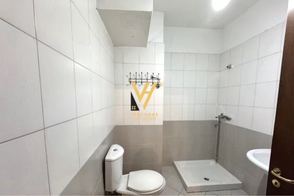 Shtepi me qera 2+1 ne Tirane - 50,000 Leke