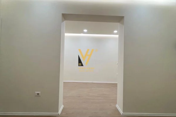 Ambient biznesi me qera 1+1 ne Tirane - 70,000 Leke