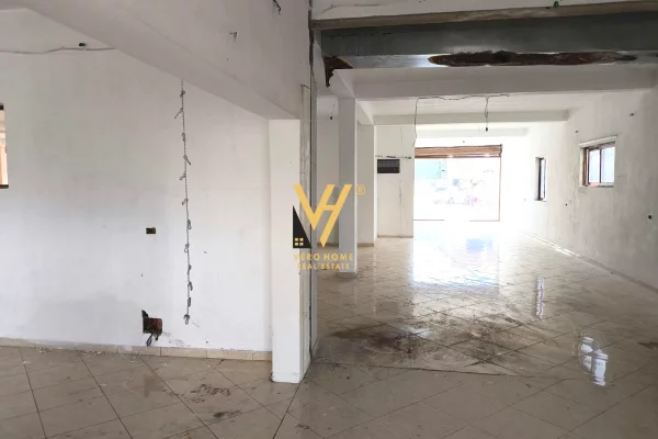 Ambiente Commerciale in Affitto 3+1 a Tirana - 3,500 Euro