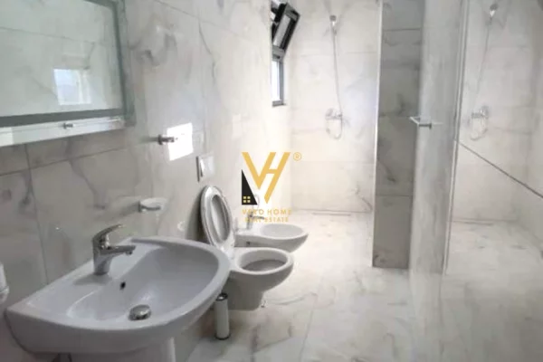 Shtepi me qera 2+1 ne Tirane - 570 Euro