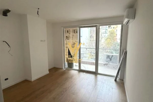 Ambient biznesi me qera 3+1 ne Tirane - 750 Euro