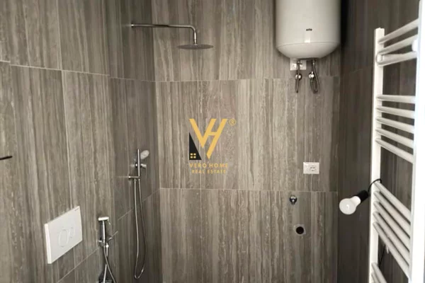 Ambient biznesi me qera 3+1 ne Tirane - 750 Euro