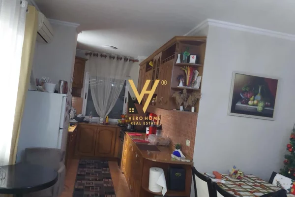 Shtepi ne shitje Apartament ne Tirane, 1+1, Mobilimi E mobiluar, Pagesa 113,000  Euro.