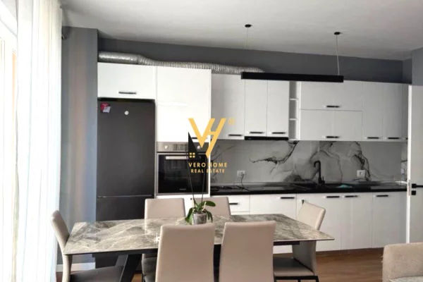 Shtepi me qera 2+1 ne Tirane - 750 Euro