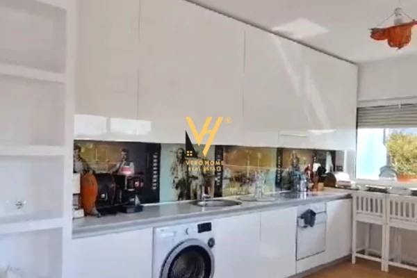 Shtepi me qera 1+1 ne Tirane - 1,200 Euro