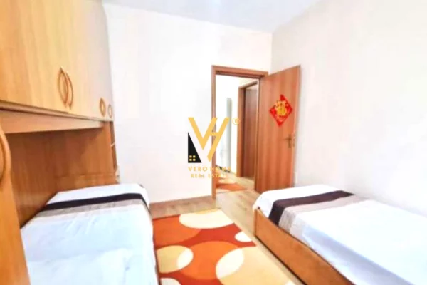 Shtepi me qera 2+1 ne Tirane - 700 Euro