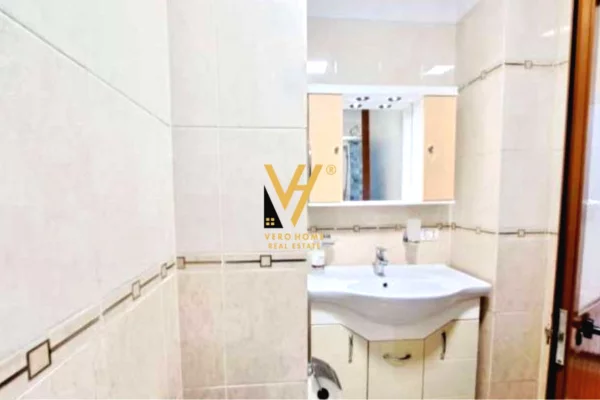 Shtepi me qera Apartament ne Tirane, 2+1, Mobilimi E mobiluar, Pagesa 700  Euro.