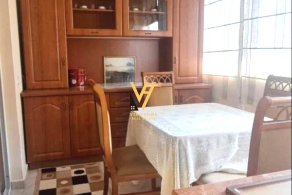 Shtepi me qera 3+1 ne Tirane - 50,000 Leke