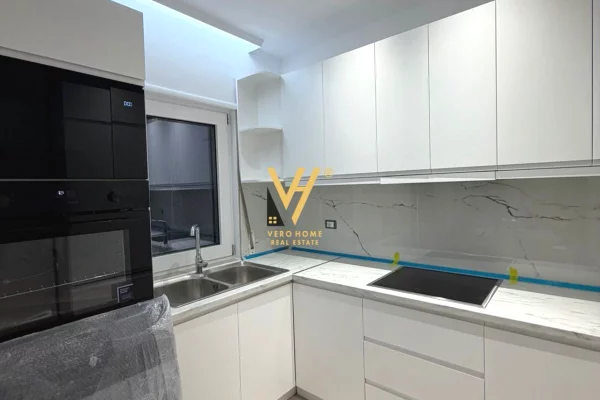 Shtepi me qera 2+1 ne Tirane - 1,000 Euro