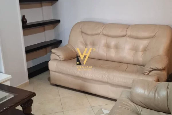 Shtepi me qera 2+1 ne Tirane - 700 Euro