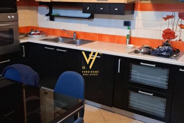 Shtepi me qera 2+1 ne Tirane - 700 Euro