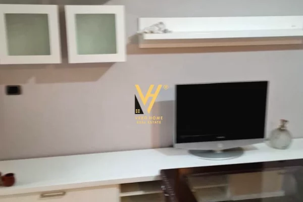 Shtepi me qera Apartament ne Tirane, 2+1, Mobilimi E mobiluar, Pagesa 700  Euro.