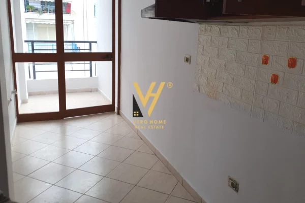 Shtepi me qera 2+1 ne Tirane - 35,000 Leke