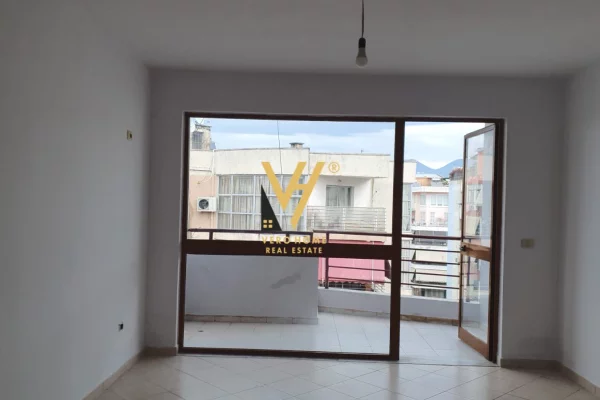 Shtepi me qera Apartament ne Tirane, 2+1, Mobilimi E mobiluar, Pagesa 35,000  Leke.