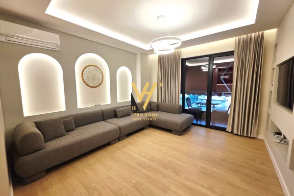 Shtepi me qera 3+1 ne Tirane - 1,800 Euro