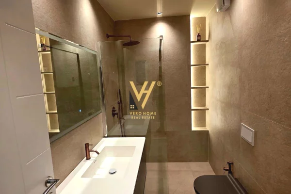 Shtepi me qera Apartament ne Tirane, 3+1, Mobilimi E mobiluar, Pagesa 1,800  Euro.