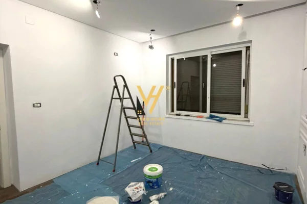 Ambient biznesi me qera 3+1 ne Tirane - 40,000 Leke