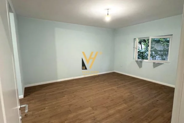 Shtepi me qera Vila Luksoze ne Tirane, 5+1, Mobilimi Bosh, pa mobiluar, Pagesa 110,000  Leke.