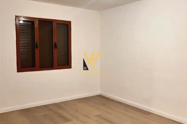 Shtepi ne shitje 1+1 ne Tirane - 7,500,000 Leke