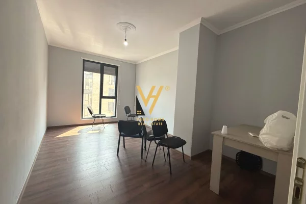 Shtepi me qera 3+1 ne Tirane - 70,000 Leke