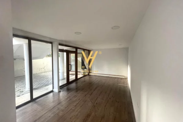 Ambient biznesi me qera 3+1 ne Tirane - 1,850 Euro